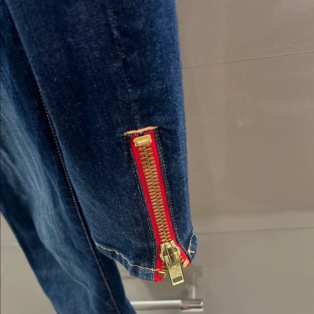 Blue Jeans for Women - Picture 2 of 6